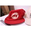 Image 2 : (5) Hats