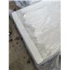 Image 2 : FLOOR MODEL DOUGLAS QUEENSIZE MEMORY FOAM MATTRESS