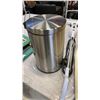 Image 2 : BISSEL FEATHERLITE VACUUM, STAINLESS WASTE BIN AND IRONING BOARD