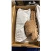 Image 3 : NEW WOMENS UGG SLIPPERS SIZE 9 - RETAIL $125