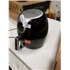 Image 2 : INSIGNIA 5L DIGITAL AIR FRYER - TESTED WORKING, BOTTOM MELTED - RETAIL $229