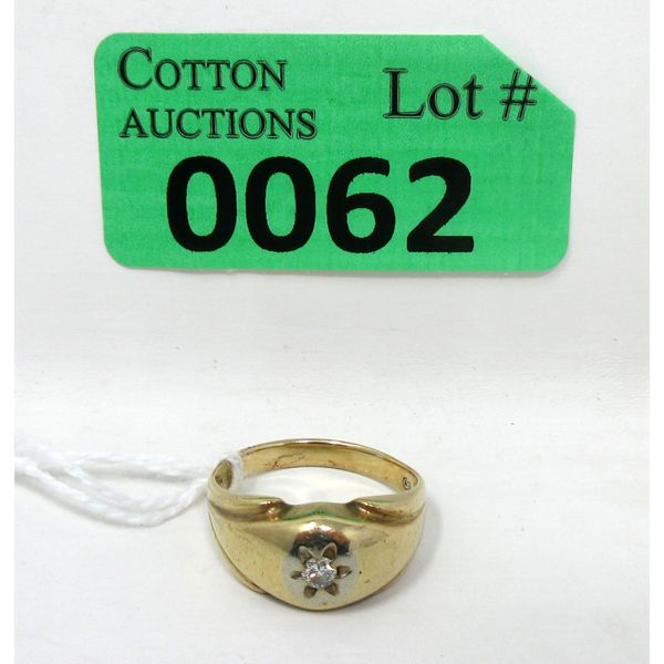 10 KT Gold Diamond Star Dome Ring - Size 10