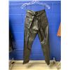 Image 2 : NEW WITH TAGS VIP LEATHERS CANADA FINE LAMBSKIN LEATHER PANTS SIZE S