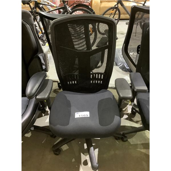 MESH BACK ROLLING OFFICE CHAIR