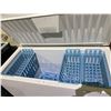 Image 2 : FRIGIDAIRE GALLERY LARGE CHEST FREEZER