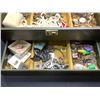 Image 2 : JEWELRY BOX WITH ASSORTED CONTENTS