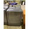 Image 2 : MAYTAG BRAVOS XL WASHER AND DRYER SET