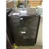 Image 1 : INSIGNIA MINI FRIDGE