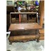 Image 2 : CLAW FOOT DROP FRONT SECRETARY DESK