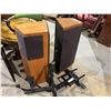 Image 2 : PAIR OF DBX SOUNDFIELD 100 IMAGING SPEAKERS MODEL SF-100 WITH STANDS