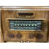 Image 2 : VINTAGE CANADIAN GE CABINET RADIO 39X27X12"