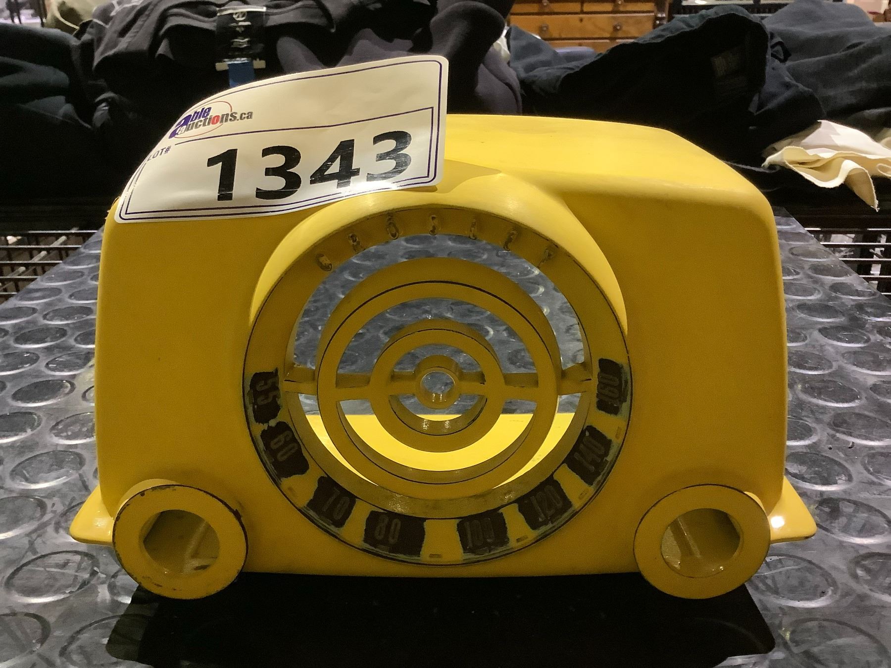 VINTAGE YELLOW CROSLEY RADIO SHELL - Able Auctions