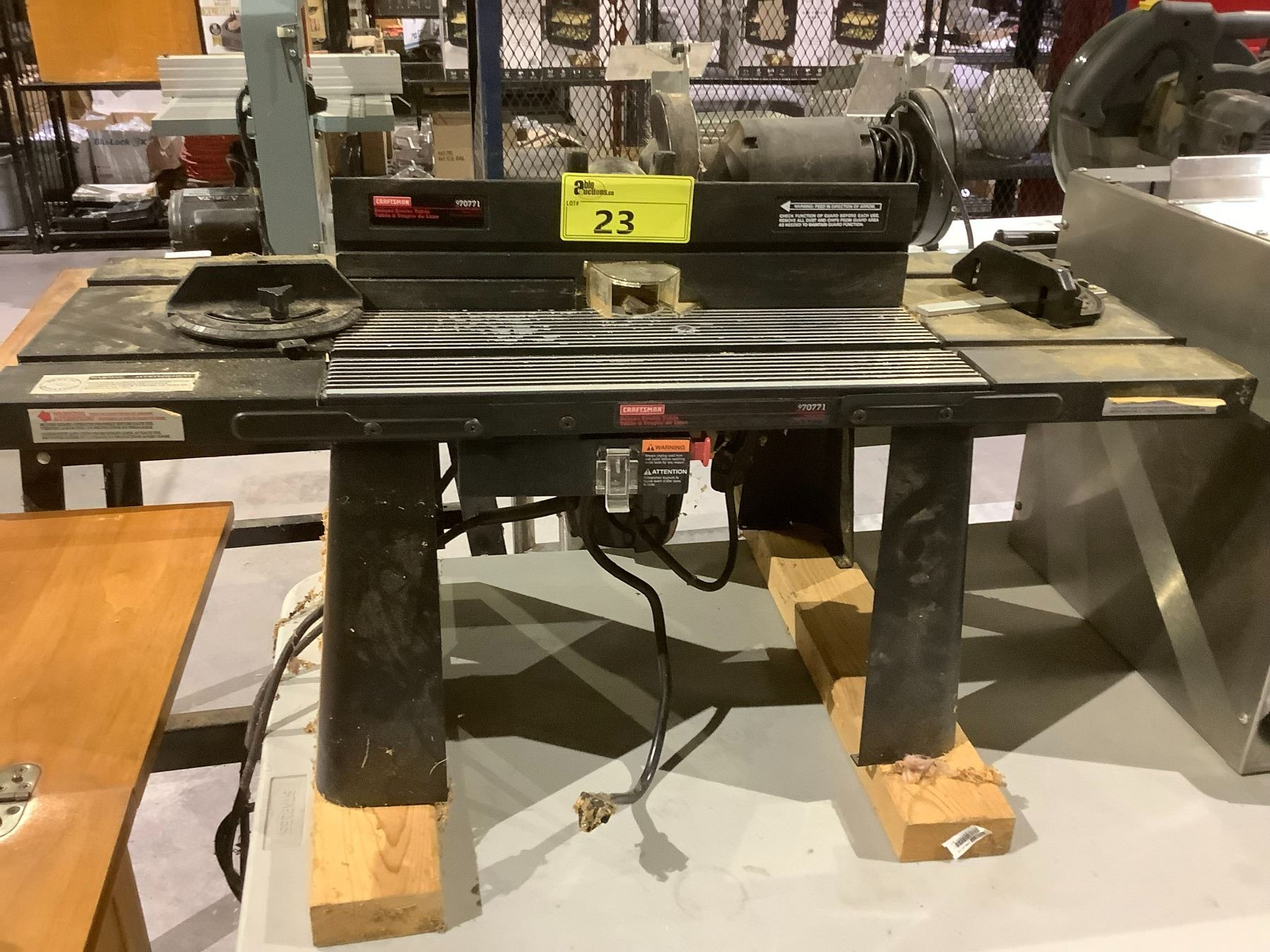 CRAFTSMAN DELUXE ROUTER TABLE 970771 WITH CRAFTSMAN ROUTER