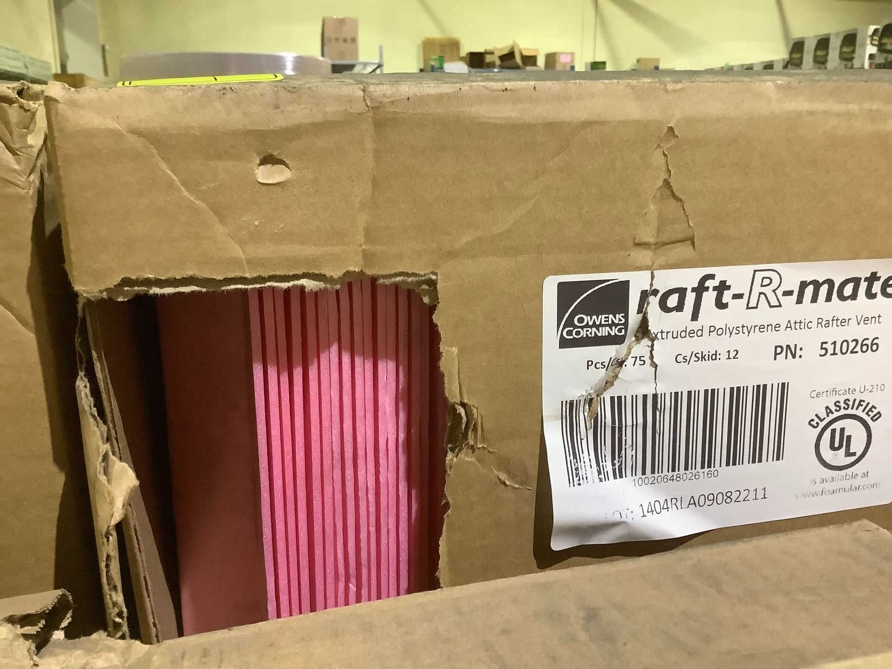BOX OF RAFT-R-MATE EXTRUDED POLYSTRENE ATTIC RAFTER VENT 75 PIECES