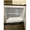 Image 2 : RCA APARTMENT SIZED FRIDGE