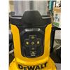 Image 2 : DEWALT DCL070 20V MAX* TOOL CONNECT CORDED/CORDLESS LED AREA LIGHT