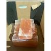 Image 1 : LOT OF 5 PINK HIMALAYAN SALT COOKING BLOCKS