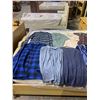 Image 2 : LOT OF 10 ASSORTED MENS SHIRTS - SIZE MEDIUM
