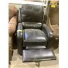 Image 2 : LEATHER RECLINER