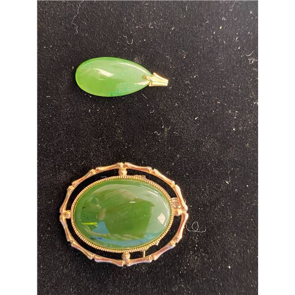 JADE PENDANT AND JADE BROOCH/PENDANT