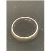 Image 2 : 10K LADIES WEDDING RING SIZE 8