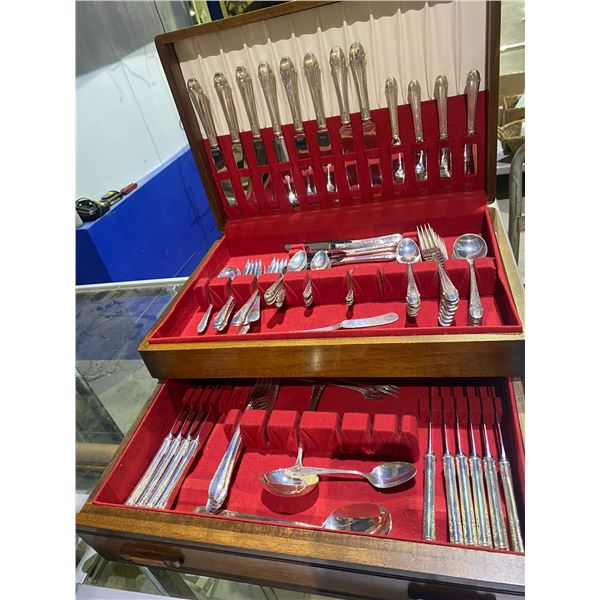 INTERNATIONAL STERLING "ENCHANTRESS" SILVERWARE SET IN CASE