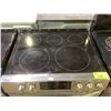 Image 2 : FRIGIDAIRE GLASS TOP 4 BURNER 1 WARMER STOVE