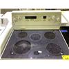 Image 2 : KITCHENAID GLASS TOP 4 BURNER STOVE WITH CONVECTION OVEN (DOOR INNER GLASS CRACKED)