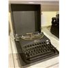 Image 2 : ANTIQUE REMINGTON REMETTE TYPEWRITER