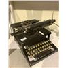 Image 2 : ANTIQUE TYPEWRITER