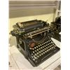 Image 2 : ANTIQUE UNDERWOOD STANDARD TYPEWRITER NO 5
