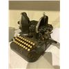 Image 2 : ANTIQUE THE OLIVER NO 5 TYPEWRITER
