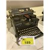 Image 2 : ANTIQUE ROYAL TYPEWRITER
