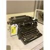Image 1 : ANTIQUE UNDERWOOD TYPEWRITER