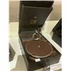Image 2 : ANTIQUE HIS MASTER'S VOICE BY THE GRAMOPHONE COMPANY LTD GRAMOPHONE WITH CASE