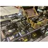 Image 1 : 3 VINTAGE SEWING MACHINES