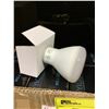 Image 2 : CASE OF 30 YIGEDA R20 LED LIGHT BULBS