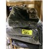 Image 2 : 4 ASSORTED SIZE IUREK HEATED VESTS (MAY BE MISSING PIECES)