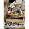 Image 2 : ASSORTED ITEMS INCLUDING; VINTAGE RIT DYER BOXES & ASSORTED TEXTILES