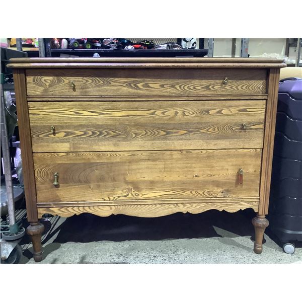 3 DRAWER DRESSER 42X21X34"