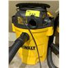 Image 2 : 2 DEWALT SHOPVACS