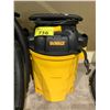 Image 2 : 2 DEWALT SHOPVACS