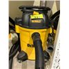 Image 2 : 2 DEWALT SHOPVACS