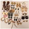 Image 1 : Vintage costume jewelry pierced earrings (lot 30) [115012]