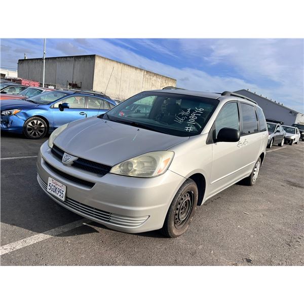 2004 Toyota Sienna CE 7 Passenger