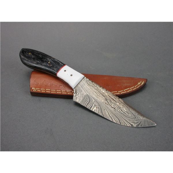 Unmarked Damascus Knife- Sheath- 4.25" Blade- 4.5" Handle