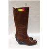Image 1 : NEW PAIR OF WOMENS BROWN LEATHER BOOTS SZ 6