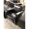 Image 2 : BLACK CLUB STYLE RECEPTION CHAIR