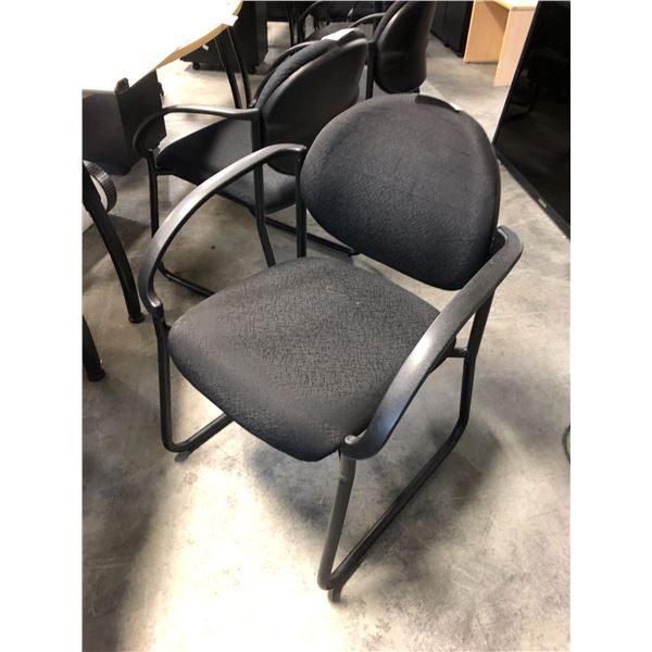 BLACK SLED BASE CLIENT CHAIR