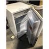 Image 2 : DIPLOMAT WHITE BAR FRIDGE